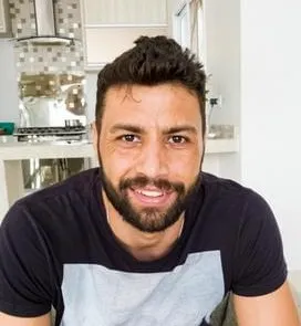 Gabriel R.